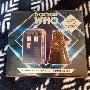 Doctor Who Tardis VS Dalek Salt & Pepper Set